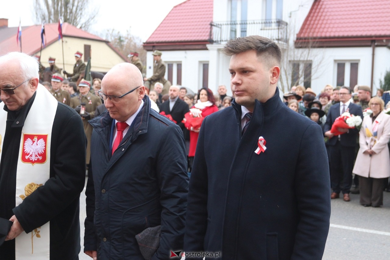 Święto Niepodległości 2025 w Ostrołęce - składanie kwiatów [11.11.2025] - zdjęcie #81 - eOstroleka.pl