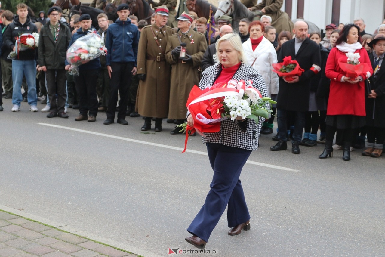 Święto Niepodległości 2025 w Ostrołęce - składanie kwiatów [11.11.2025] - zdjęcie #77 - eOstroleka.pl