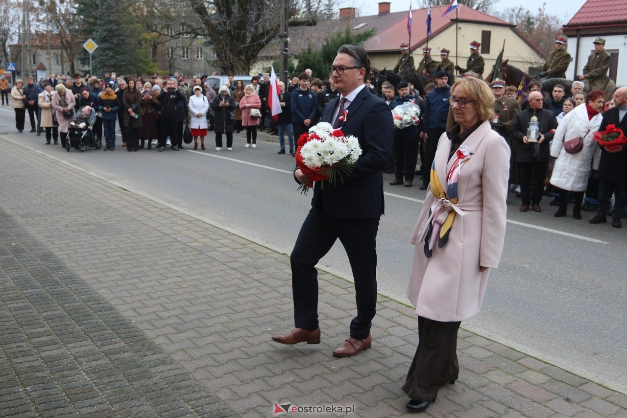 Święto Niepodległości 2025 w Ostrołęce - składanie kwiatów [11.11.2025] - zdjęcie #73 - eOstroleka.pl
