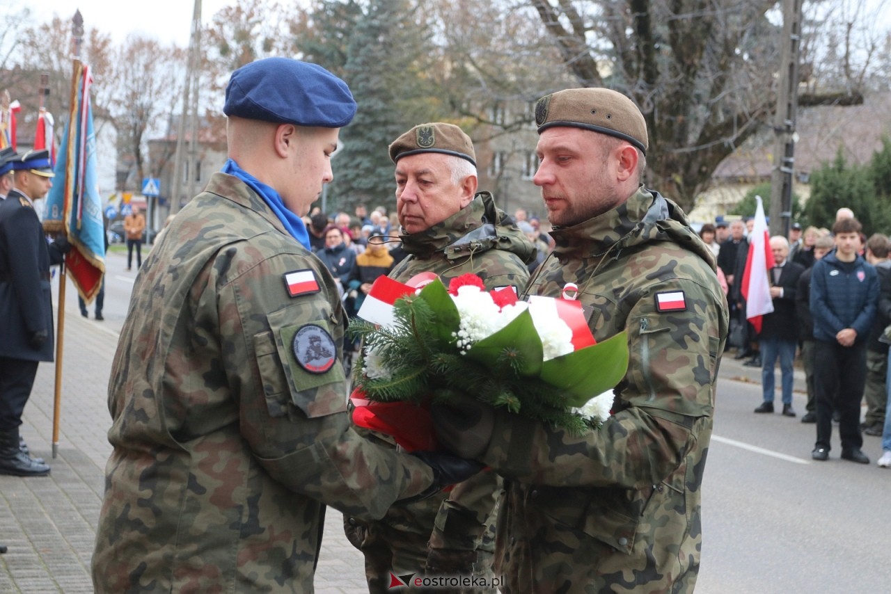 Święto Niepodległości 2025 w Ostrołęce - składanie kwiatów [11.11.2025] - zdjęcie #69 - eOstroleka.pl