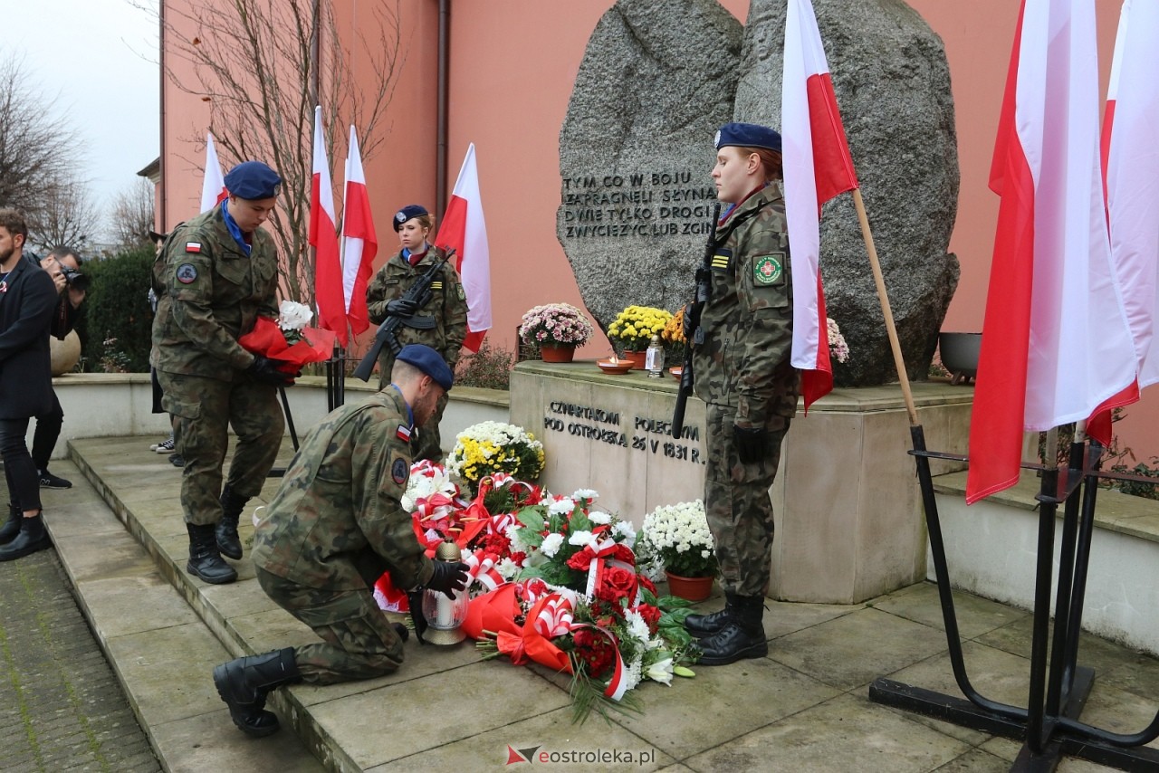 Święto Niepodległości 2025 w Ostrołęce - składanie kwiatów [11.11.2025] - zdjęcie #60 - eOstroleka.pl