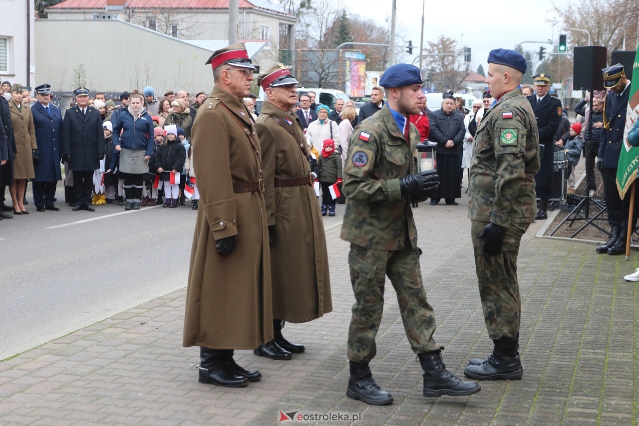 Święto Niepodległości 2025 w Ostrołęce - składanie kwiatów [11.11.2025] - zdjęcie #55 - eOstroleka.pl