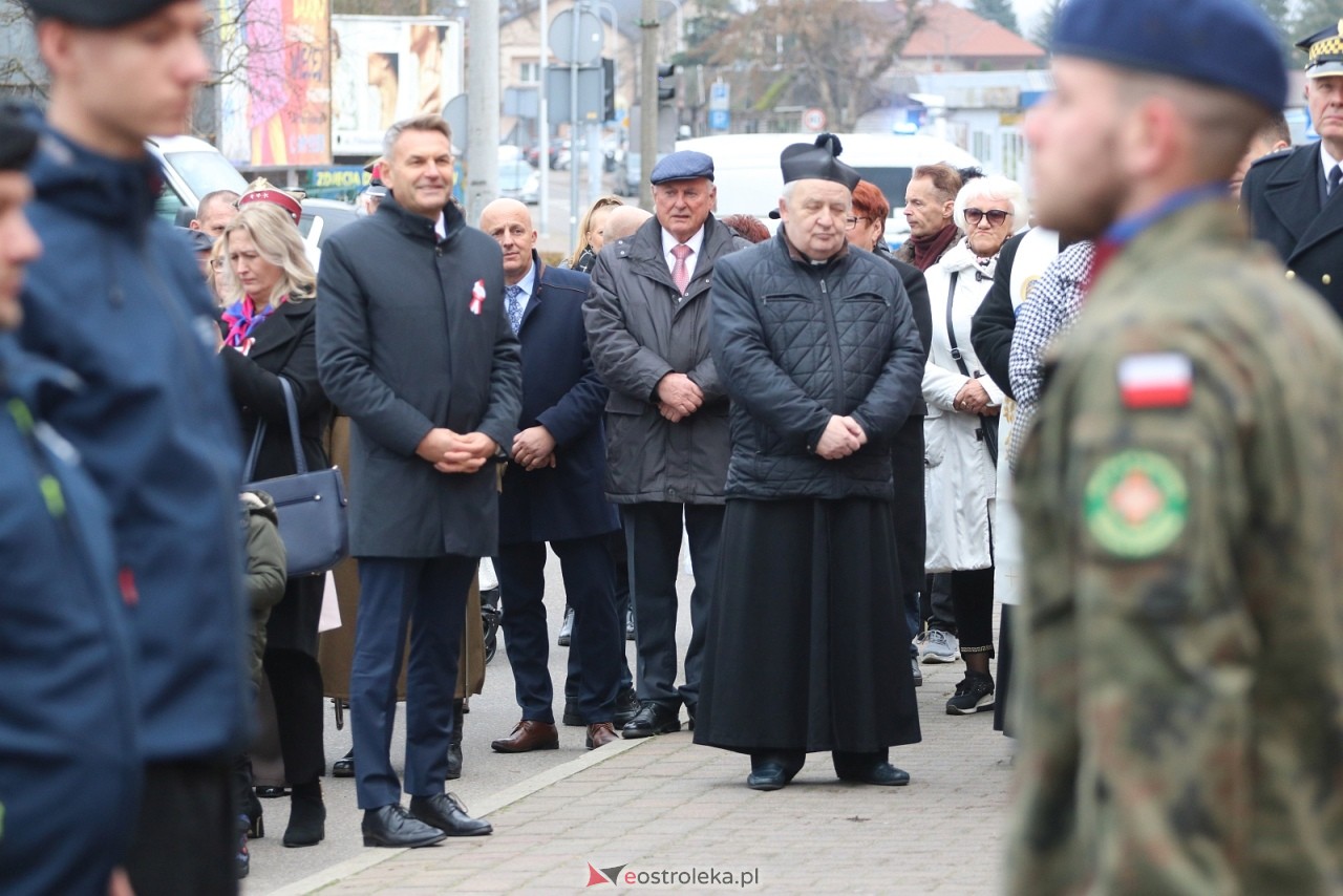 Święto Niepodległości 2025 w Ostrołęce - składanie kwiatów [11.11.2025] - zdjęcie #52 - eOstroleka.pl