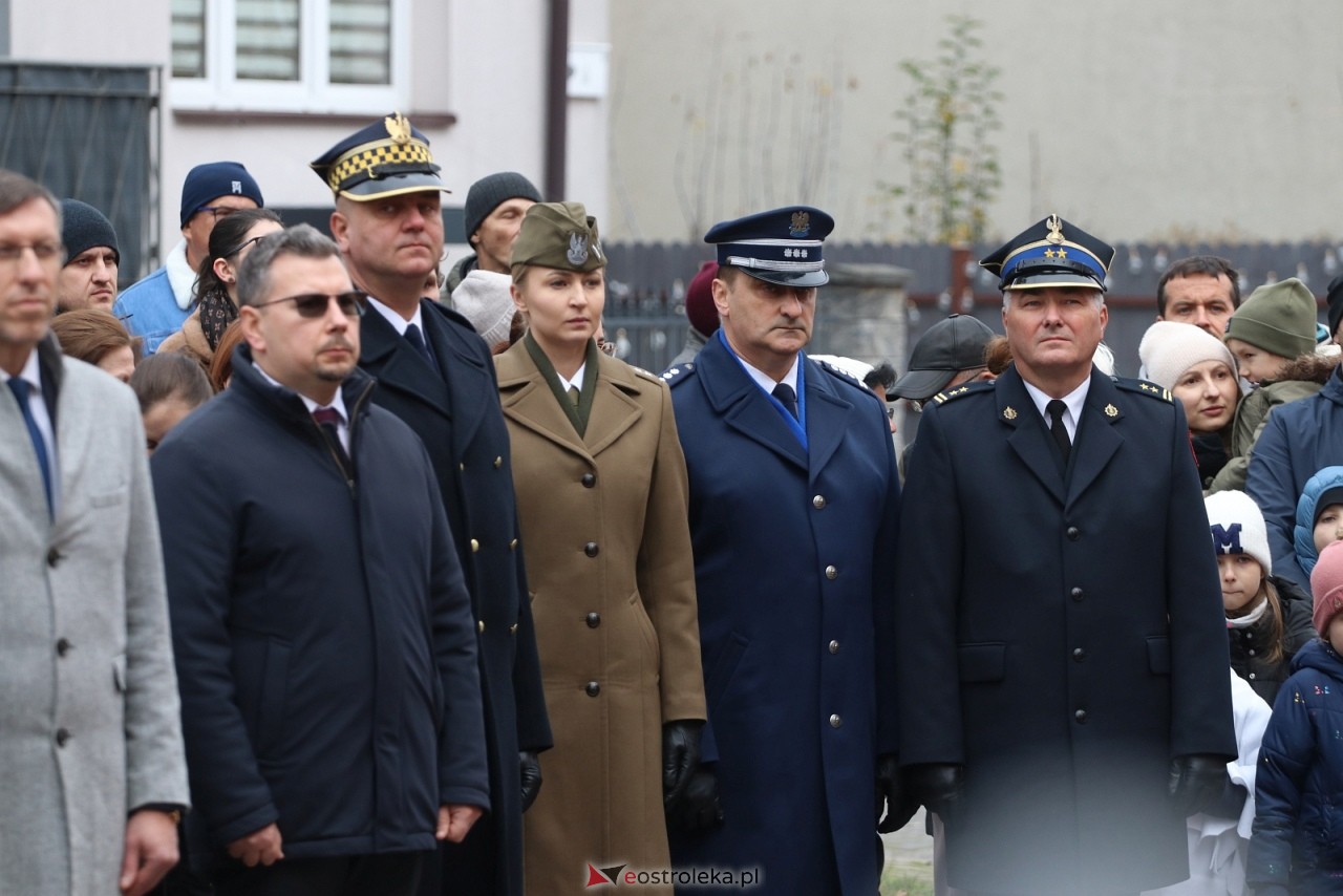 Święto Niepodległości 2025 w Ostrołęce - składanie kwiatów [11.11.2025] - zdjęcie #51 - eOstroleka.pl