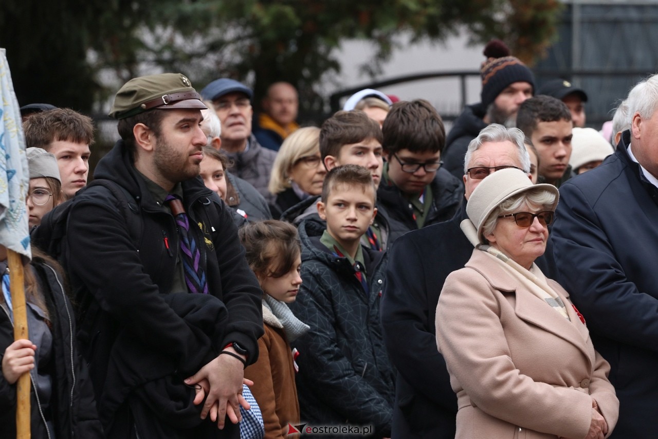 Święto Niepodległości 2025 w Ostrołęce - składanie kwiatów [11.11.2025] - zdjęcie #49 - eOstroleka.pl