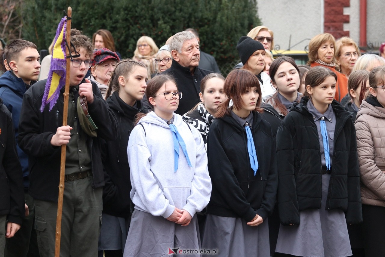 Święto Niepodległości 2025 w Ostrołęce - składanie kwiatów [11.11.2025] - zdjęcie #44 - eOstroleka.pl