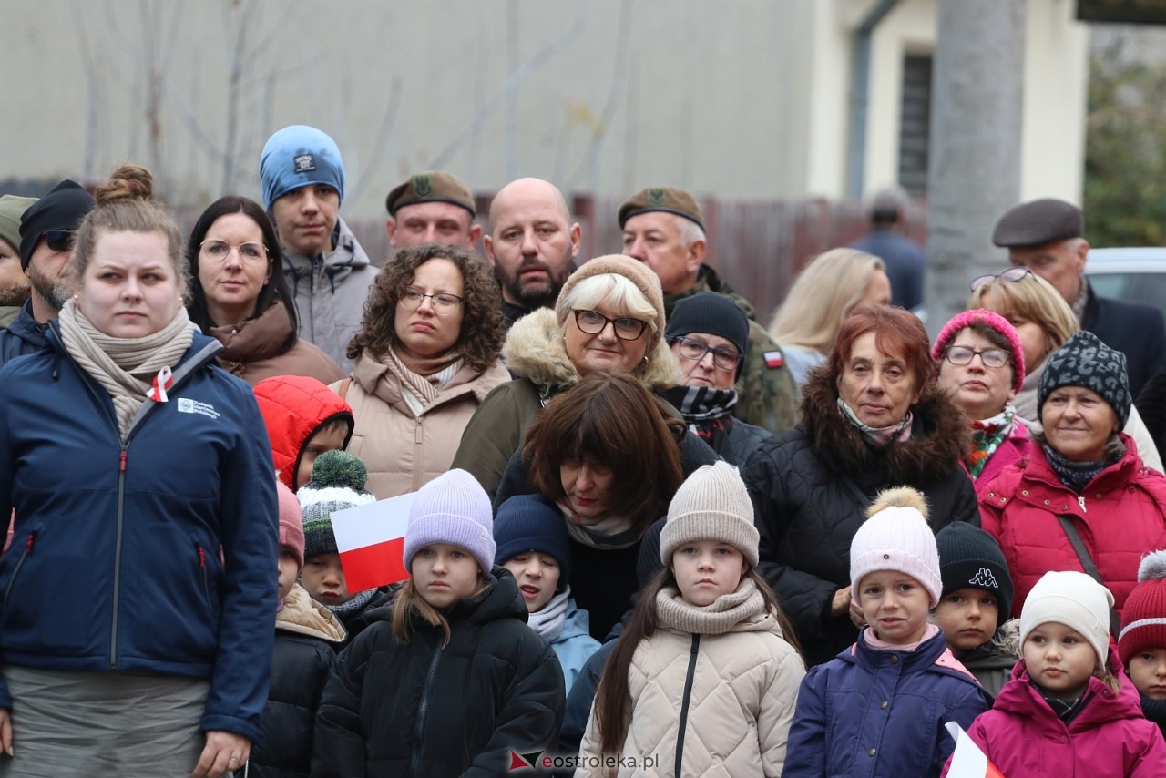 Święto Niepodległości 2025 w Ostrołęce - składanie kwiatów [11.11.2025] - zdjęcie #28 - eOstroleka.pl