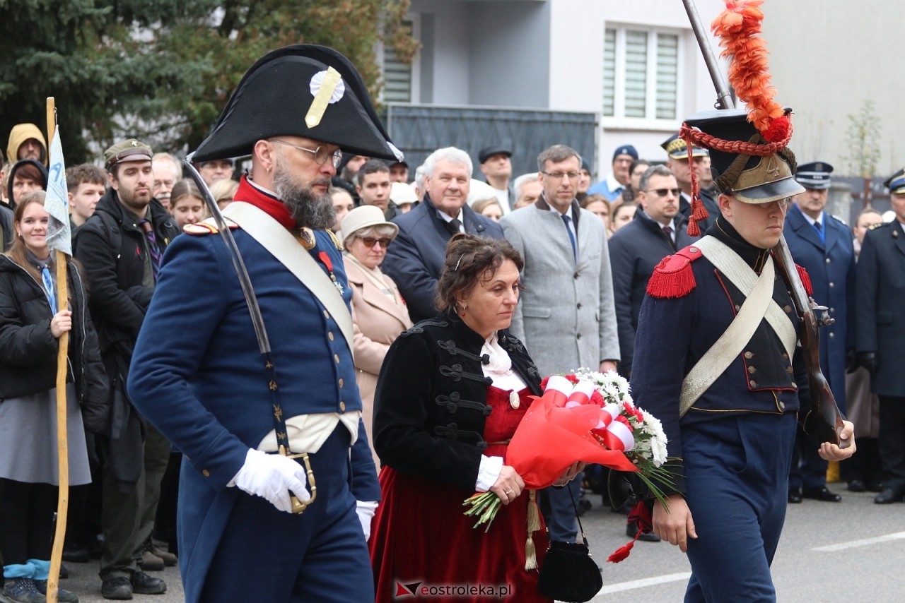Święto Niepodległości 2025 w Ostrołęce - składanie kwiatów [11.11.2025] - zdjęcie #27 - eOstroleka.pl