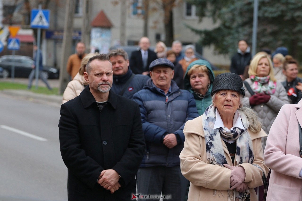 Święto Niepodległości 2025 w Ostrołęce - składanie kwiatów [11.11.2025] - zdjęcie #26 - eOstroleka.pl