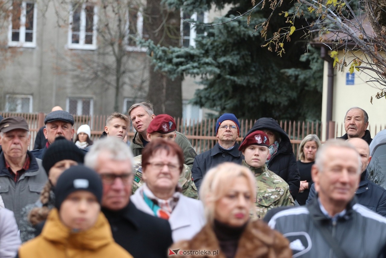 Święto Niepodległości 2025 w Ostrołęce - składanie kwiatów [11.11.2025] - zdjęcie #24 - eOstroleka.pl