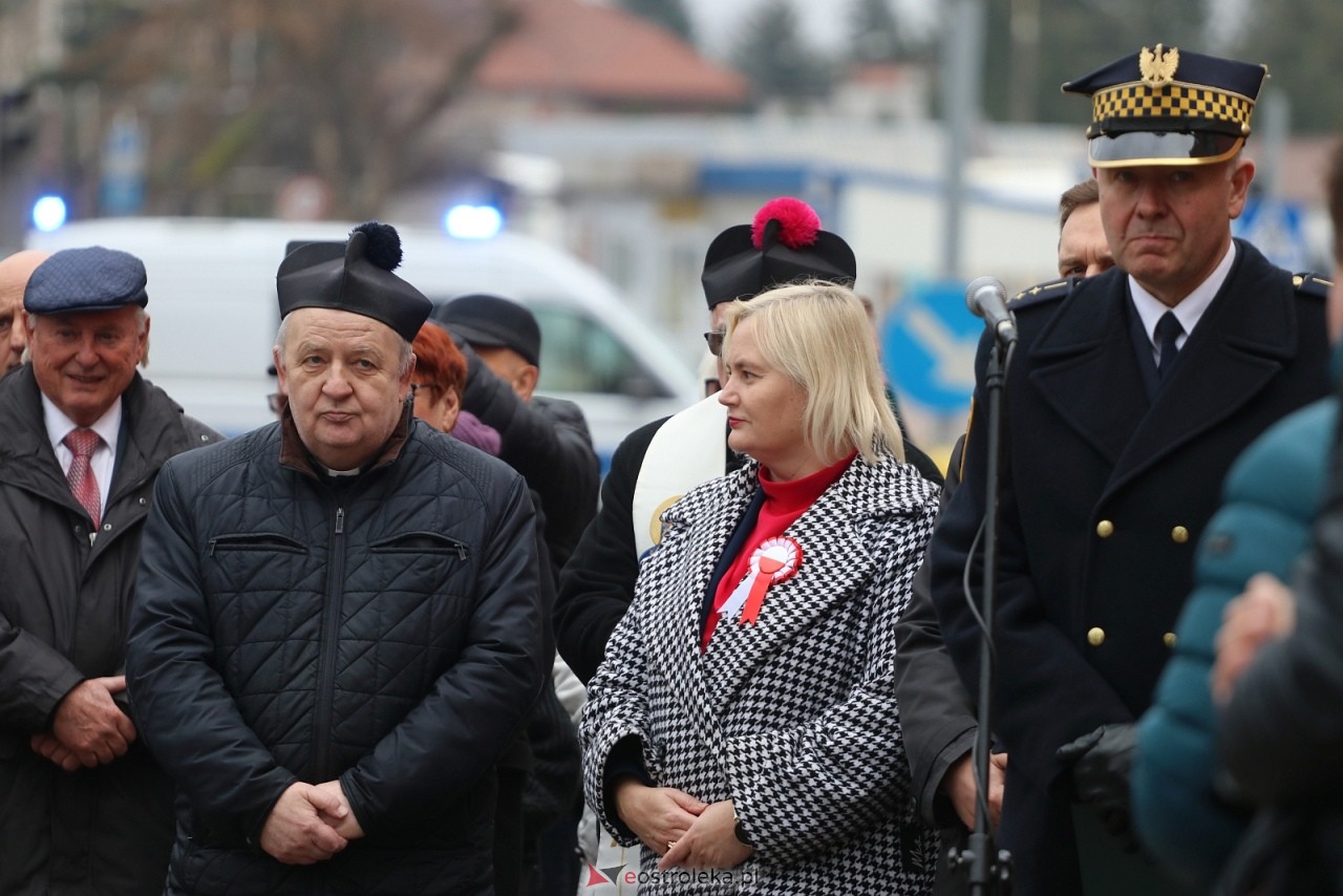 Święto Niepodległości 2025 w Ostrołęce - składanie kwiatów [11.11.2025] - zdjęcie #18 - eOstroleka.pl