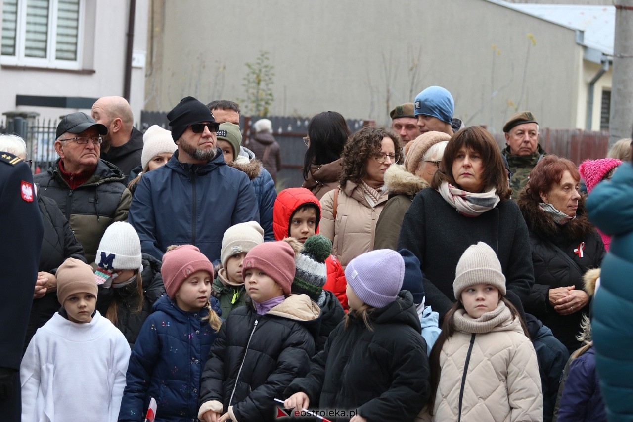 Święto Niepodległości 2025 w Ostrołęce - składanie kwiatów [11.11.2025] - zdjęcie #11 - eOstroleka.pl