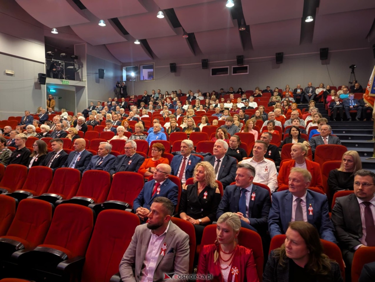 Święto Niepodległości 2025 w Ostrołęce - Sesja rady miasta [11.11.2025] - zdjęcie #77 - eOstroleka.pl