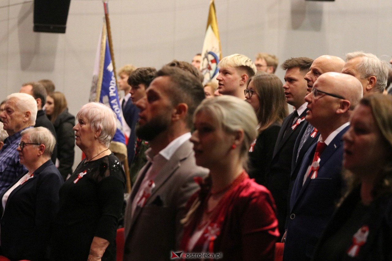 Święto Niepodległości 2025 w Ostrołęce - Sesja rady miasta [11.11.2025] - zdjęcie #56 - eOstroleka.pl