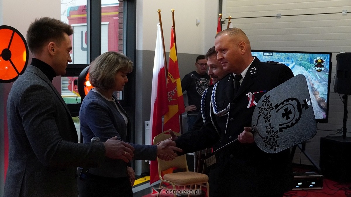 Otwarcie nowej strażnicy OSP Czerwin [11.11.2025] - zdjęcie #17 - eOstroleka.pl