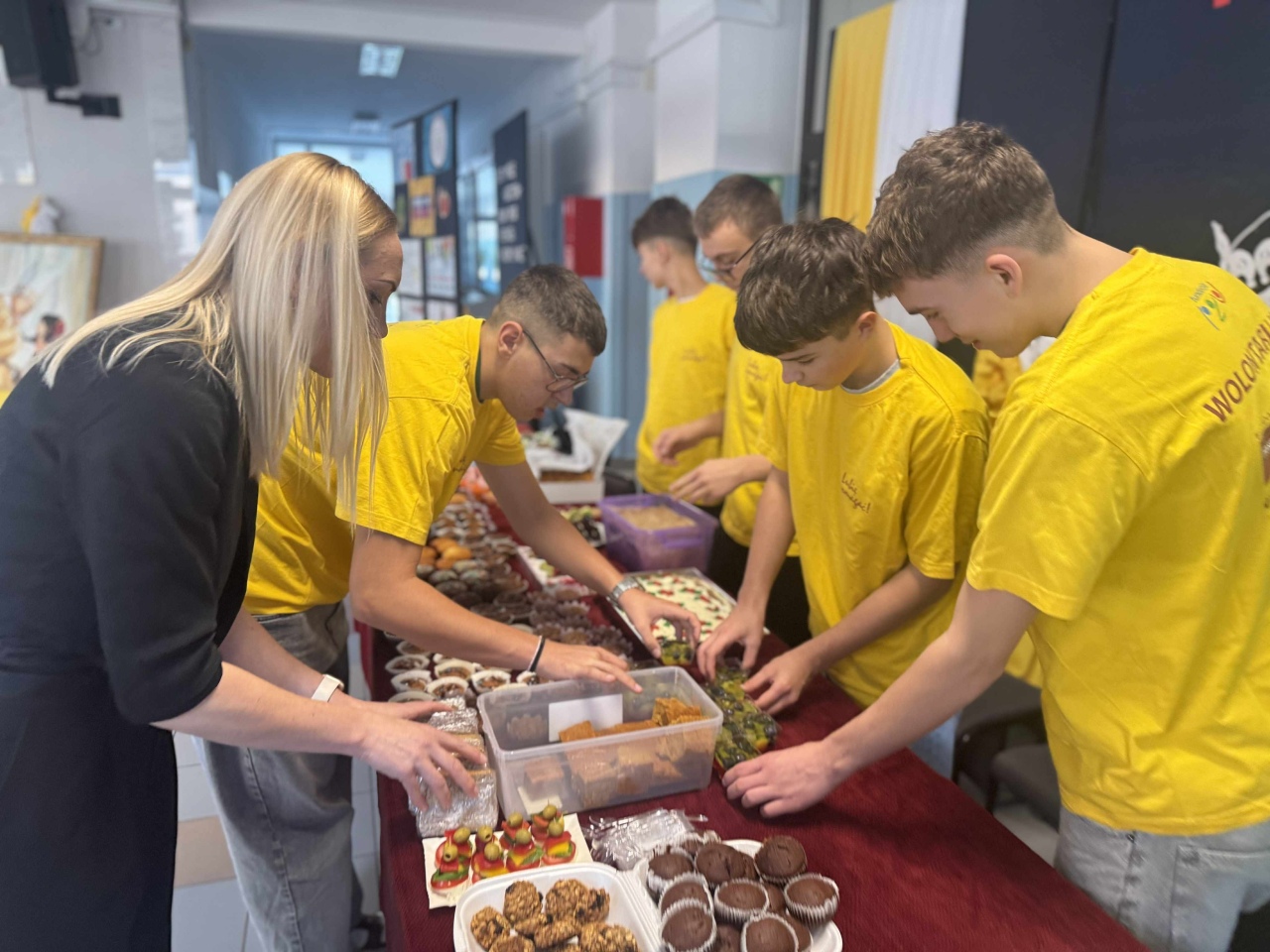 Kiermasz charytatywny w SP 10 w Ostrołęce [5.11.2025] - zdjęcie #50 - eOstroleka.pl