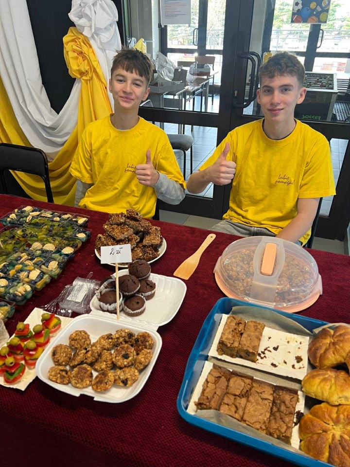 Kiermasz charytatywny w SP 10 w Ostrołęce [5.11.2025] - zdjęcie #49 - eOstroleka.pl