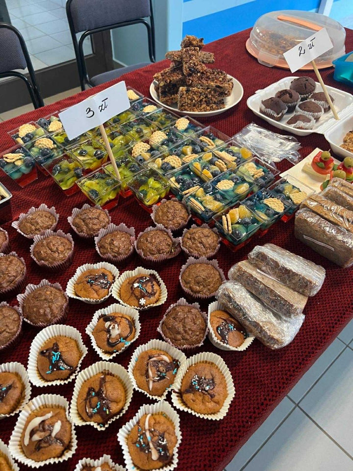 Kiermasz charytatywny w SP 10 w Ostrołęce [5.11.2025] - zdjęcie #35 - eOstroleka.pl