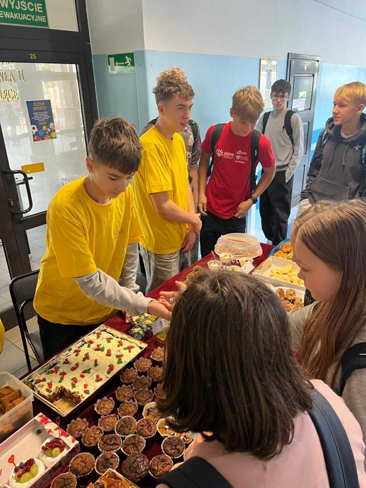 Kiermasz charytatywny w SP 10 w Ostrołęce [5.11.2025] - zdjęcie #33 - eOstroleka.pl
