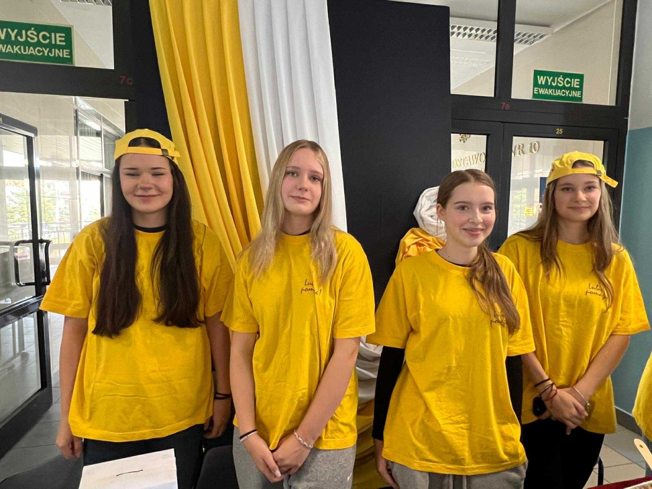 Kiermasz charytatywny w SP 10 w Ostrołęce [5.11.2025] - zdjęcie #29 - eOstroleka.pl