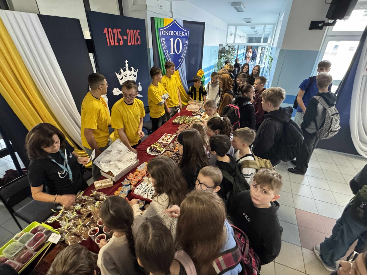 Kiermasz charytatywny w SP 10 w Ostrołęce [5.11.2025] - zdjęcie #22 - eOstroleka.pl