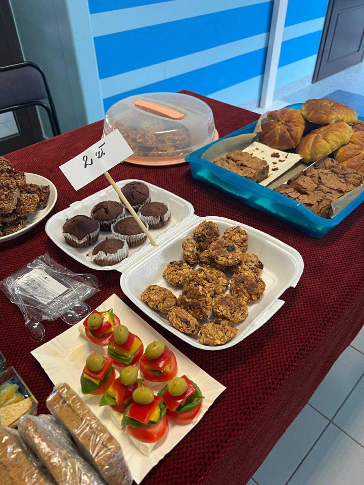 Kiermasz charytatywny w SP 10 w Ostrołęce [5.11.2025] - zdjęcie #18 - eOstroleka.pl