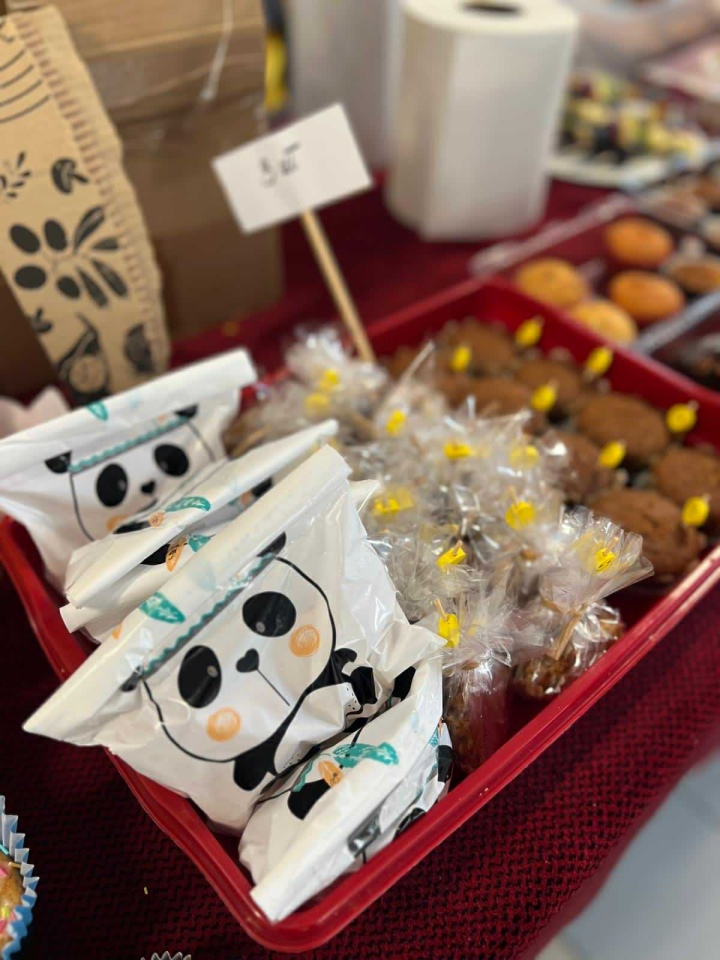 Kiermasz charytatywny w SP 10 w Ostrołęce [5.11.2025] - zdjęcie #12 - eOstroleka.pl