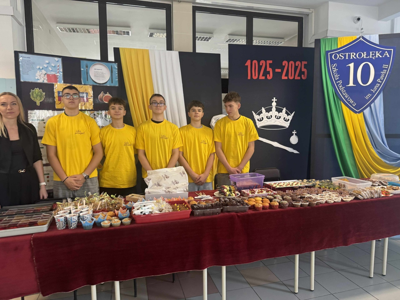Kiermasz charytatywny w SP 10 w Ostrołęce [5.11.2025] - zdjęcie #4 - eOstroleka.pl