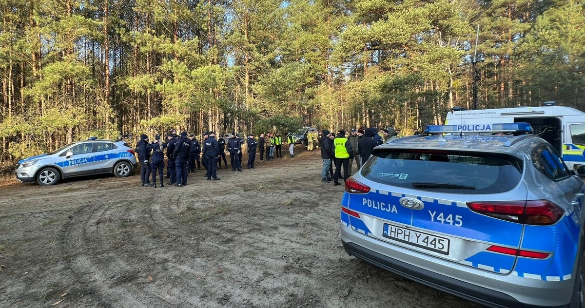 Akcja poszukiwawcza za zaginionym Waldemarem Wojtkowskim [13.11.2025] - zdjęcie #1 - eOstroleka.pl
