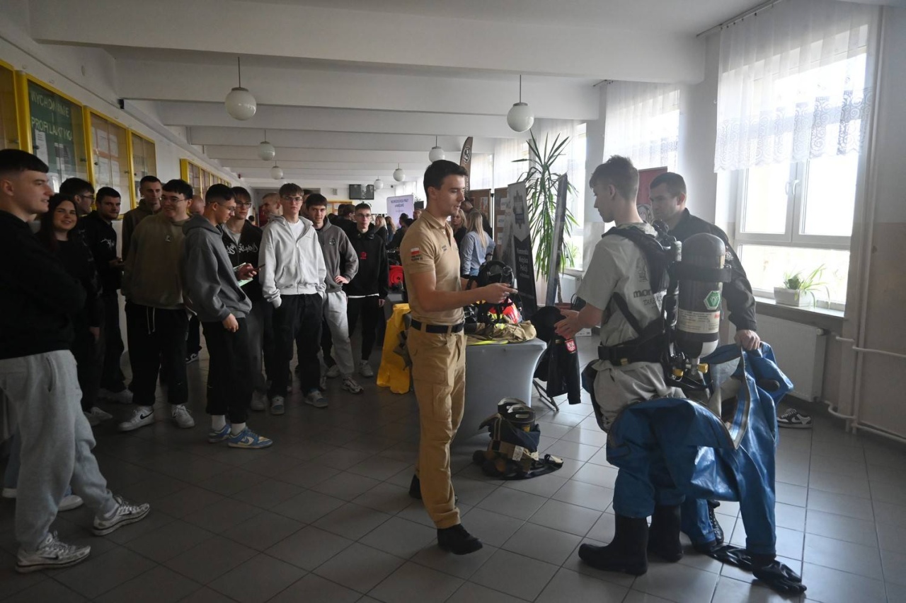 Dzień Aktywności Zawodowej w Zespole Szkół Zawodowych Nr 2 w Ostrołęce [13.11.2025]] - zdjęcie #37 - eOstroleka.pl
