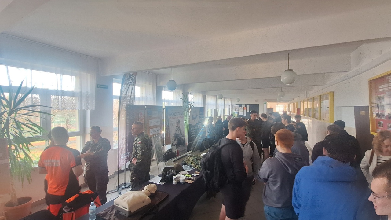 Dzień Aktywności Zawodowej w Zespole Szkół Zawodowych Nr 2 w Ostrołęce [13.11.2025]] - zdjęcie #27 - eOstroleka.pl