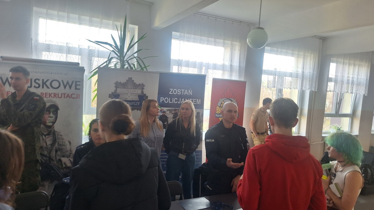Dzień Aktywności Zawodowej w Zespole Szkół Zawodowych Nr 2 w Ostrołęce [13.11.2025]] - zdjęcie #23 - eOstroleka.pl
