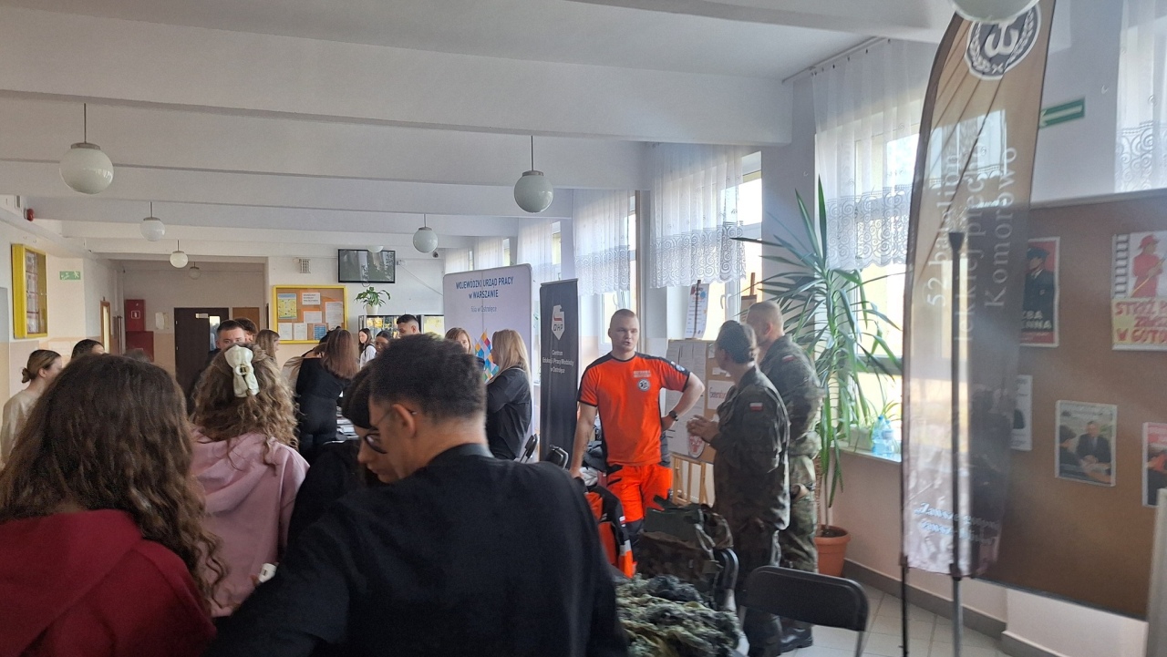 Dzień Aktywności Zawodowej w Zespole Szkół Zawodowych Nr 2 w Ostrołęce [13.11.2025]] - zdjęcie #11 - eOstroleka.pl