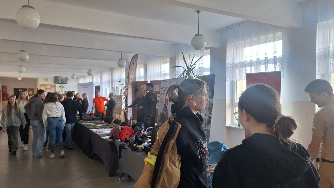 Dzień Aktywności Zawodowej w Zespole Szkół Zawodowych Nr 2 w Ostrołęce [13.11.2025]] - zdjęcie #10 - eOstroleka.pl