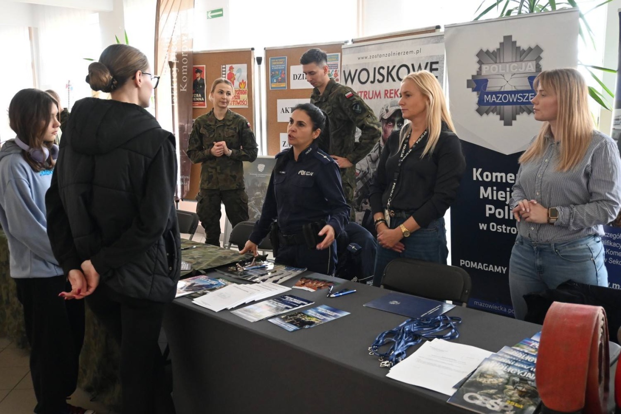 Dzień Aktywności Zawodowej w Zespole Szkół Zawodowych Nr 2 w Ostrołęce [13.11.2025]] - zdjęcie #3 - eOstroleka.pl