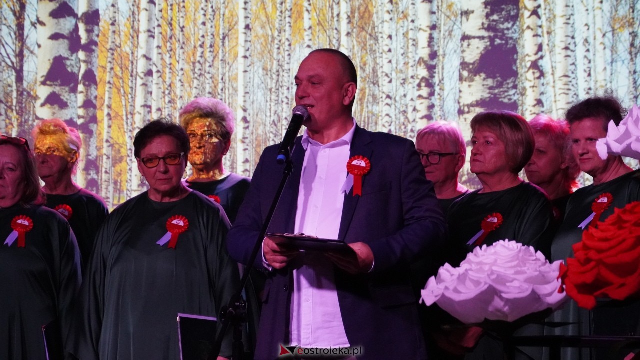 Wieczór słowno-muzyczny Dla Niepodległej w Kadzidle [14.11.2025] - zdjęcie #67 - eOstroleka.pl