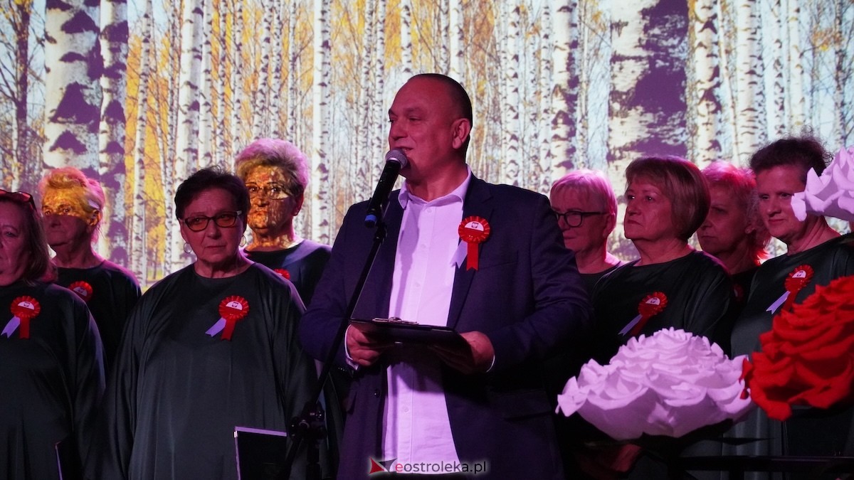 Wieczór słowno-muzyczny Dla Niepodległej w Kadzidle [14.11.2025] - zdjęcie #66 - eOstroleka.pl