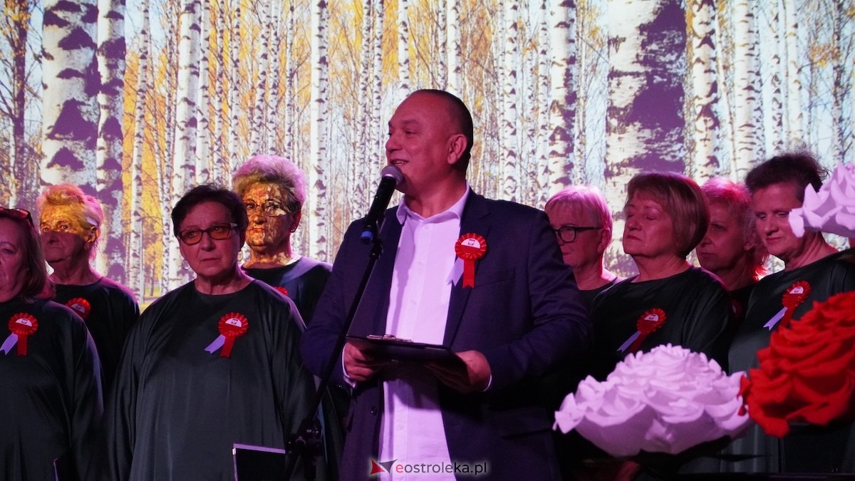 Wieczór słowno-muzyczny Dla Niepodległej w Kadzidle [14.11.2025] - zdjęcie #65 - eOstroleka.pl