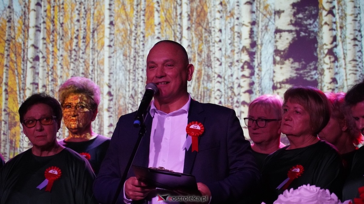 Wieczór słowno-muzyczny Dla Niepodległej w Kadzidle [14.11.2025] - zdjęcie #64 - eOstroleka.pl