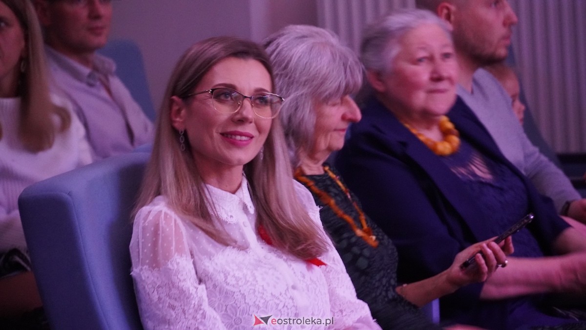 Wieczór słowno-muzyczny Dla Niepodległej w Kadzidle [14.11.2025] - zdjęcie #56 - eOstroleka.pl