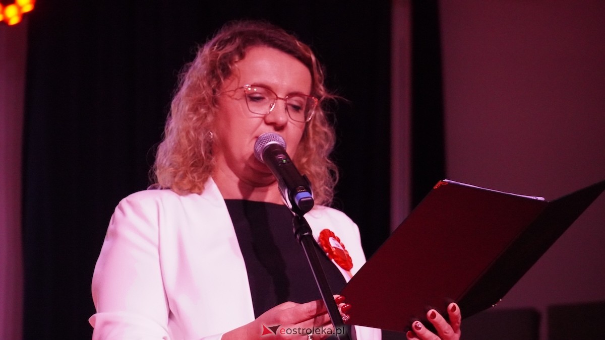 Wieczór słowno-muzyczny Dla Niepodległej w Kadzidle [14.11.2025] - zdjęcie #50 - eOstroleka.pl