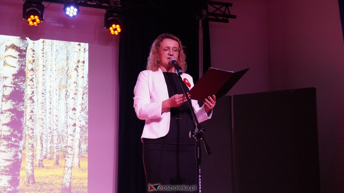 Wieczór słowno-muzyczny Dla Niepodległej w Kadzidle [14.11.2025] - zdjęcie #49 - eOstroleka.pl