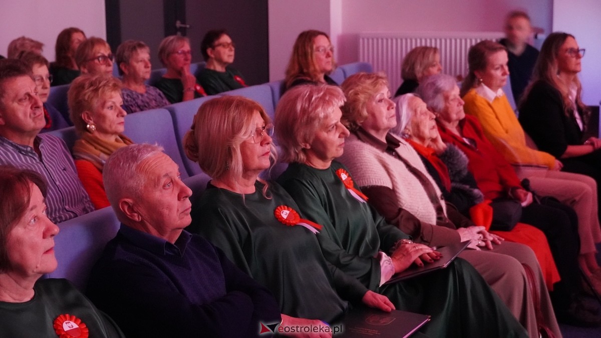 Wieczór słowno-muzyczny Dla Niepodległej w Kadzidle [14.11.2025] - zdjęcie #46 - eOstroleka.pl