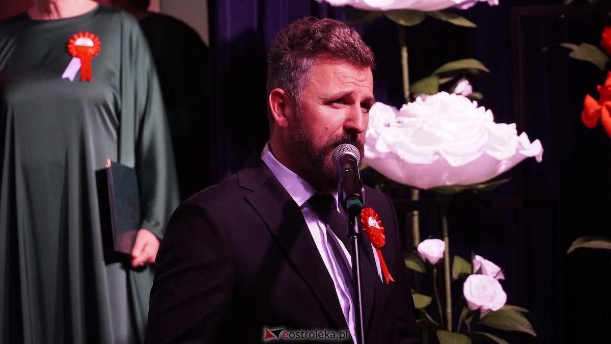 Wieczór słowno-muzyczny Dla Niepodległej w Kadzidle [14.11.2025] - zdjęcie #9 - eOstroleka.pl
