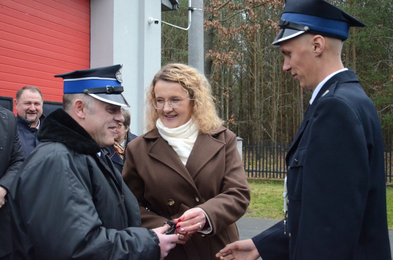 Nowy wóz OSP Wach, fot. gmina Kadzidło [14.11.2025] - zdjęcie #9 - eOstroleka.pl