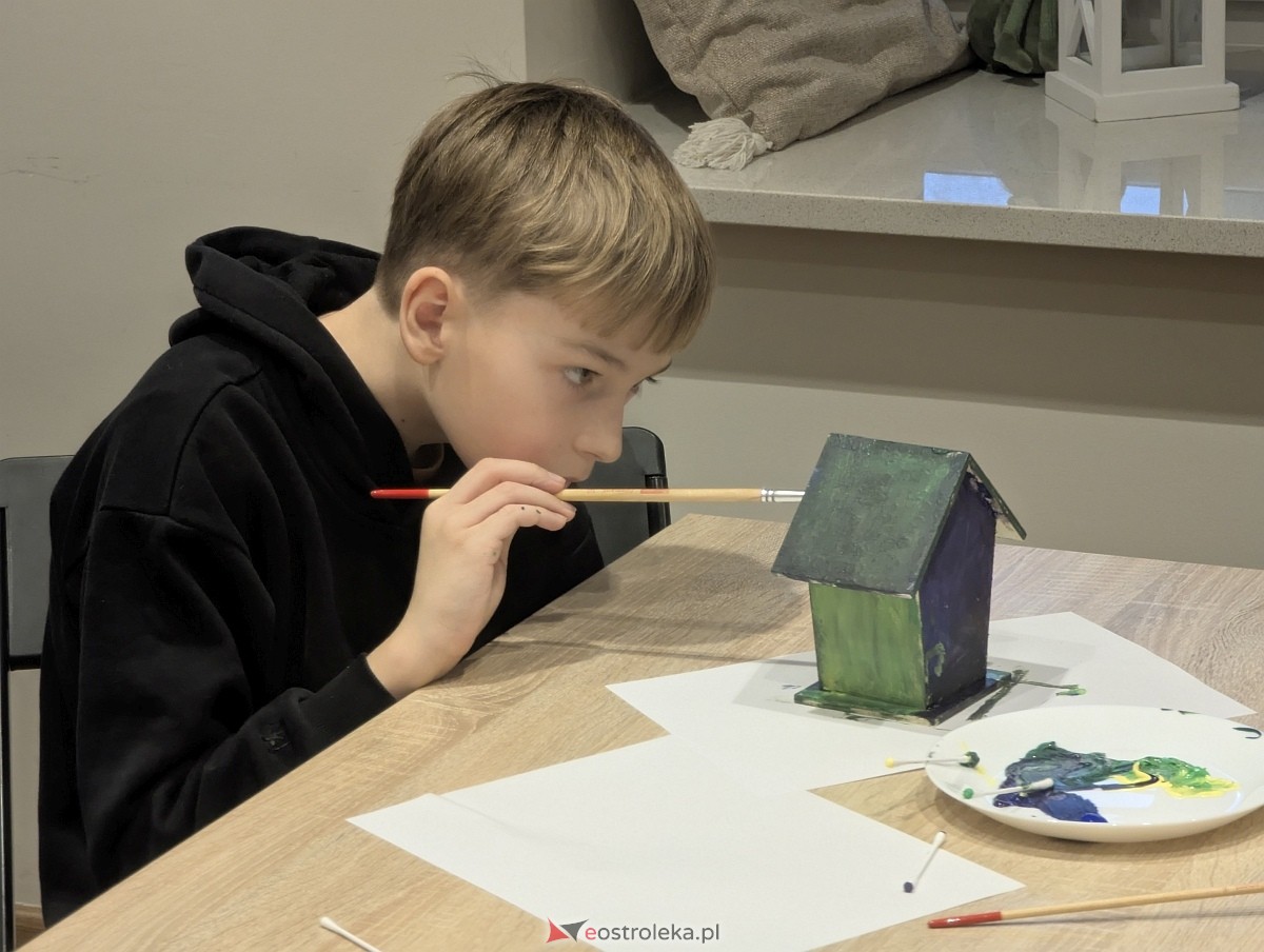 Warsztaty rodzinne „Malujemy jak Aborygeni” [16.11.2025] - zdjęcie #11 - eOstroleka.pl