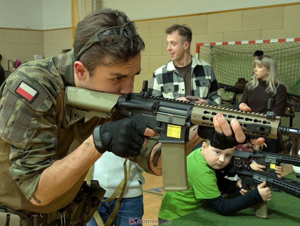 Piknik Patriotyczny w Olszewie-Borkach [16.11.2025] - zdjęcie #41 - eOstroleka.pl