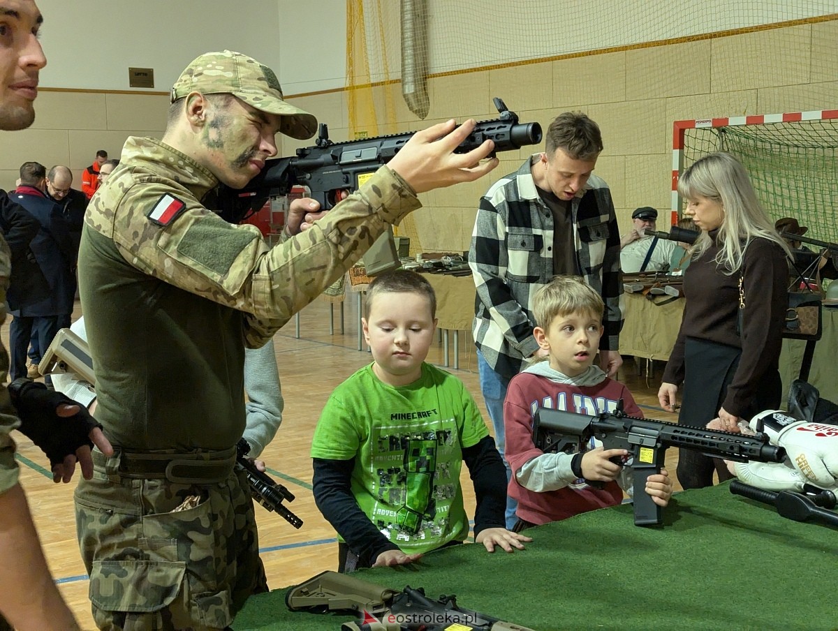 Piknik Patriotyczny w Olszewie-Borkach [16.11.2025] - zdjęcie #38 - eOstroleka.pl