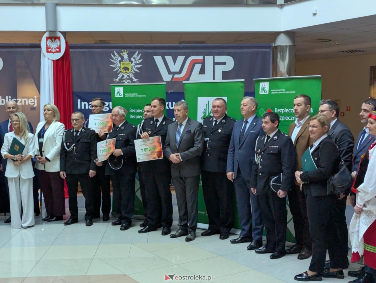 Wręczenie promes dla jednostek OSP [17.11.2025] - zdjęcie #113 - eOstroleka.pl