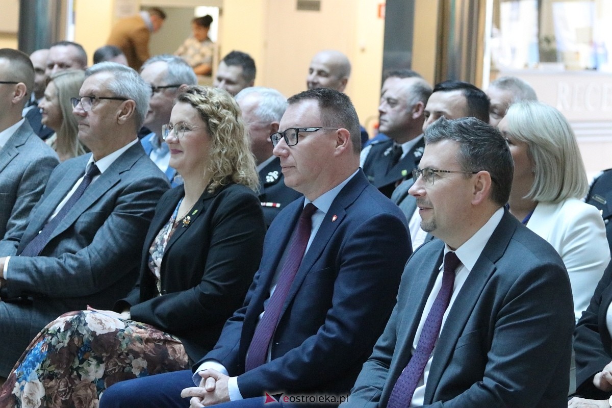 Wręczenie promes dla jednostek OSP [17.11.2025] - zdjęcie #99 - eOstroleka.pl
